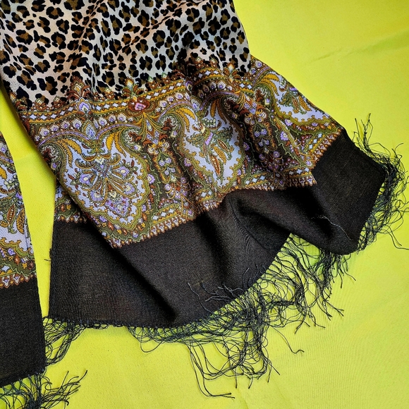 Wool Scarf Russian style by Pavlovo Posad Leopard Creams 🐆 - Picture 4 of 11
